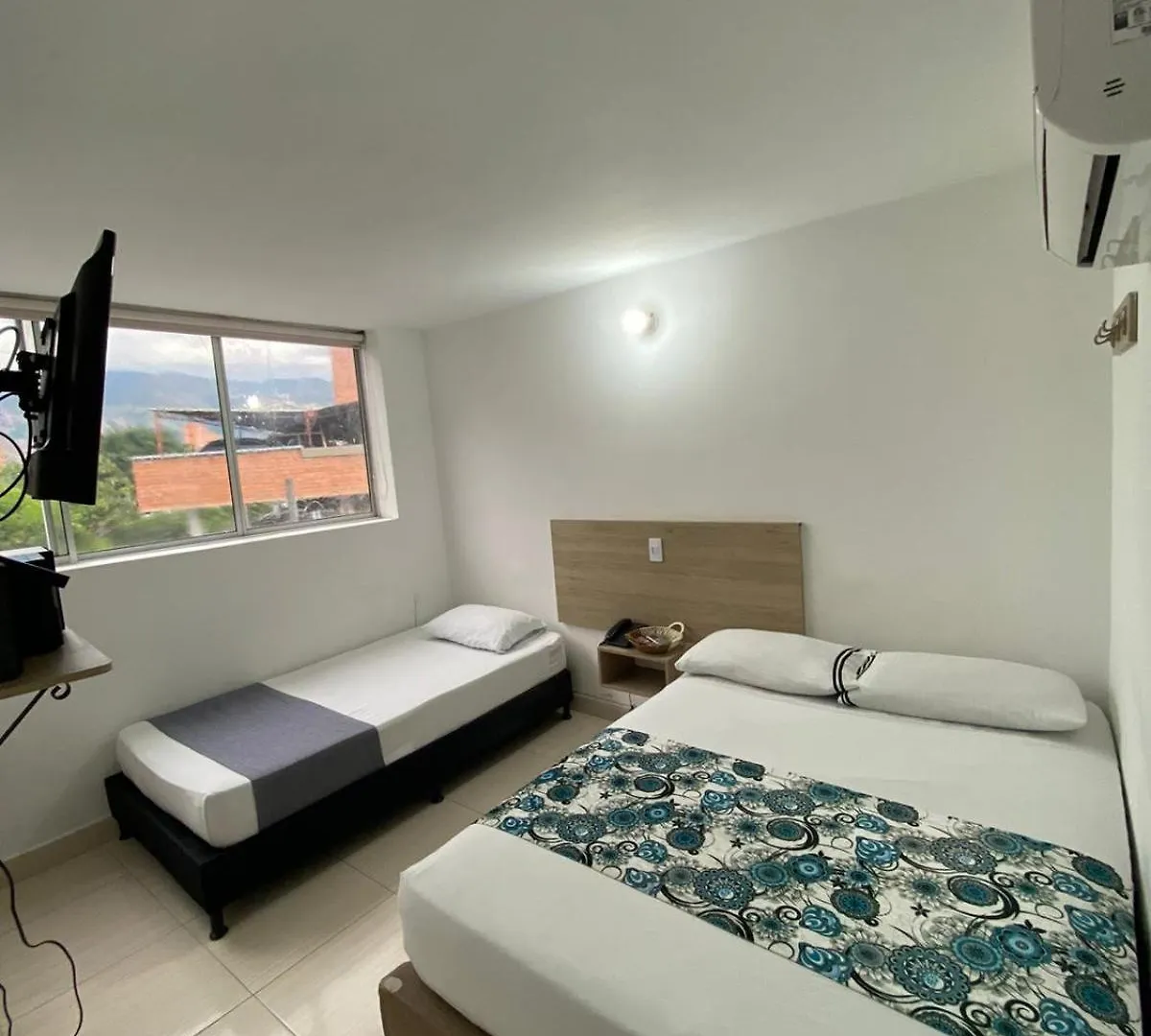 Suites Laureles Medellin 3*,