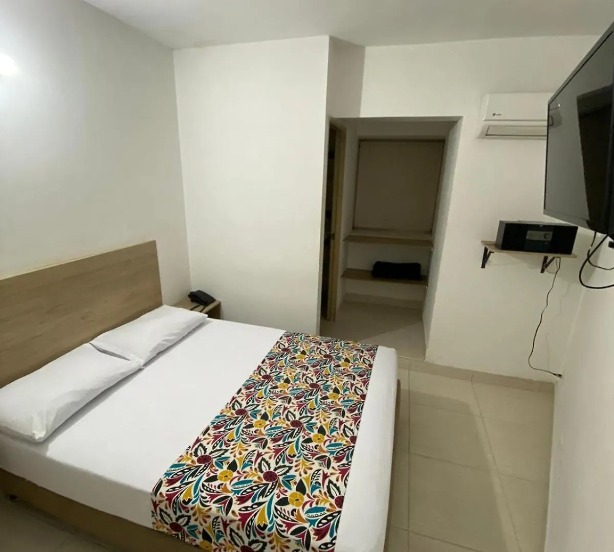 Suites Laureles Medellin 3*,