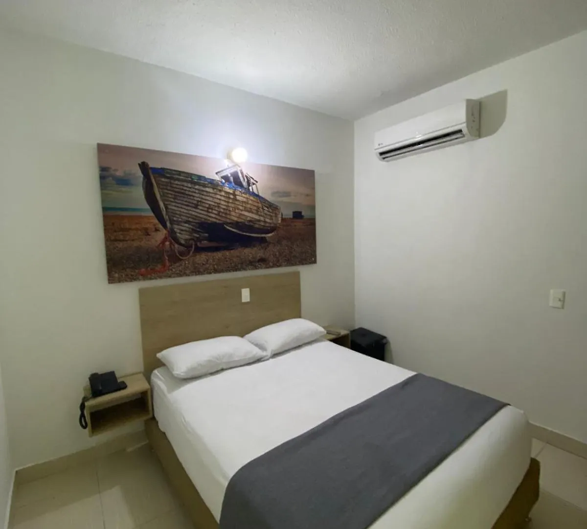Suites Laureles Medellin 3*,  Colombia